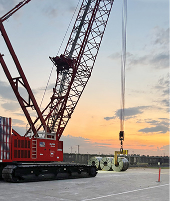 photo of an LSI crane at the Port of Little Rock